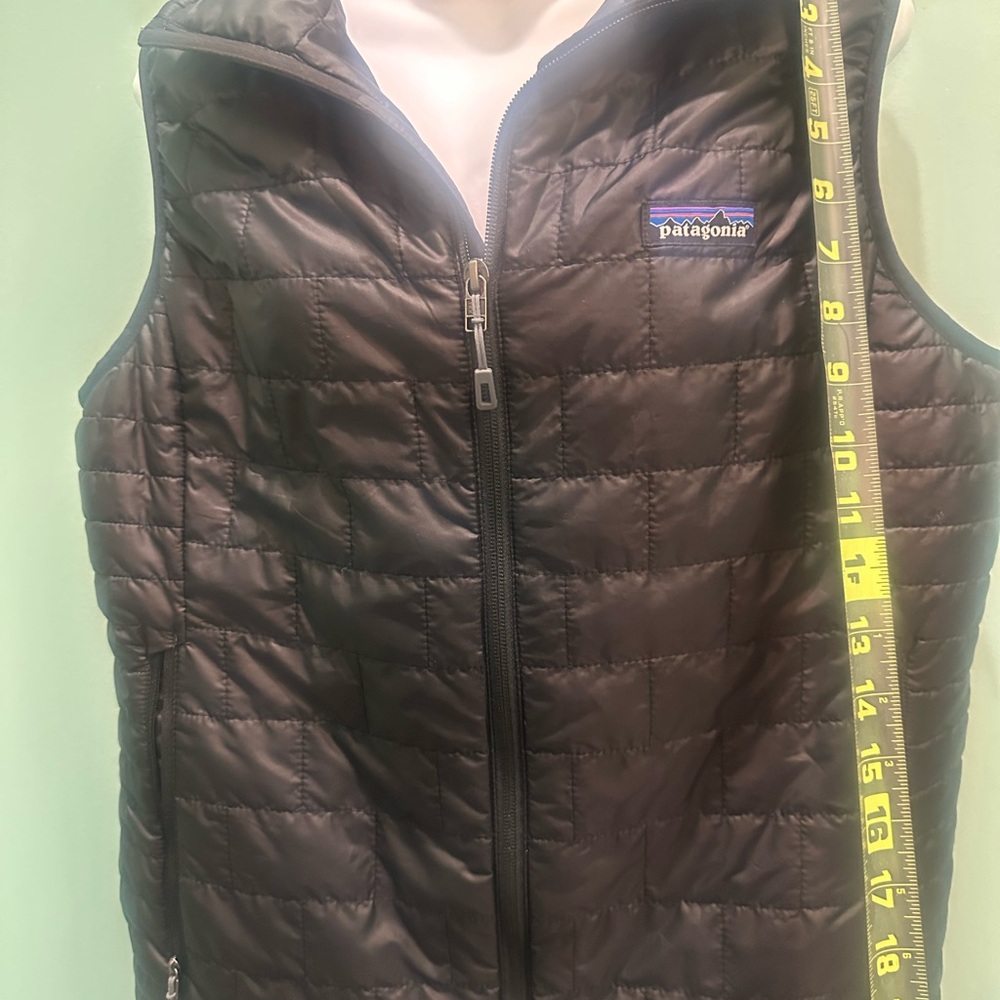 Patagonia Dark Quilted Vest - Picture 11 of 11